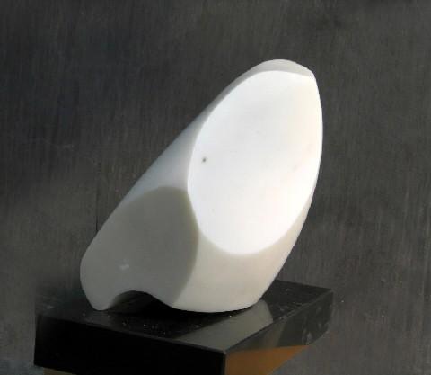 small abstract sculpture white marble - a sensual form by Chinese sculptor Zhang Yaxi (Yaxi Zhang)